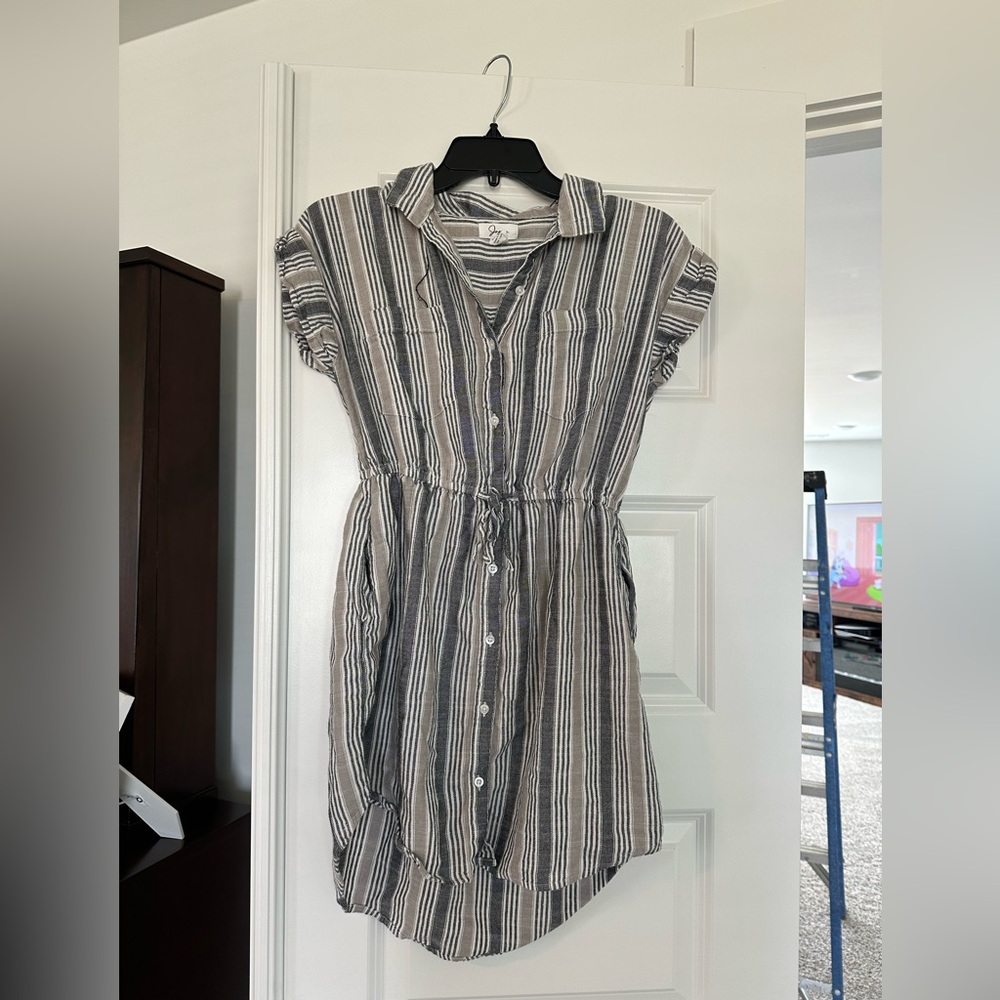 Chic Striped Mini Dress in Black and White